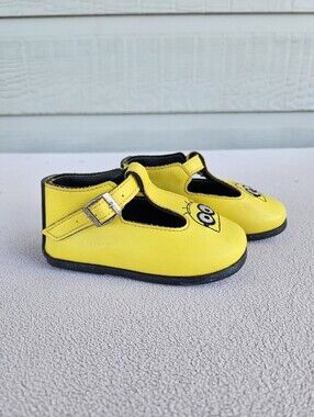 Osito Minion T-Strap Flats Toddler Mex SZ 20 US SZ 7 Yellow Minion Buckle